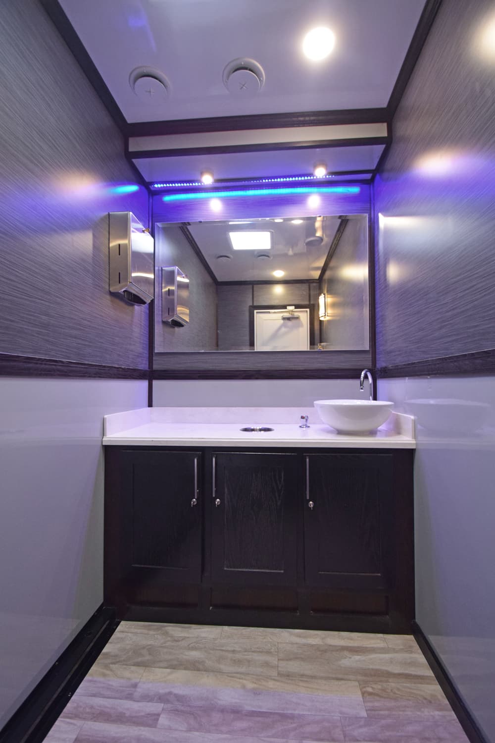 3-Star Restroom Trailer photo 2