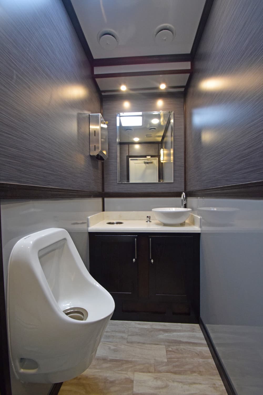 3-Star Restroom Trailer photo 3